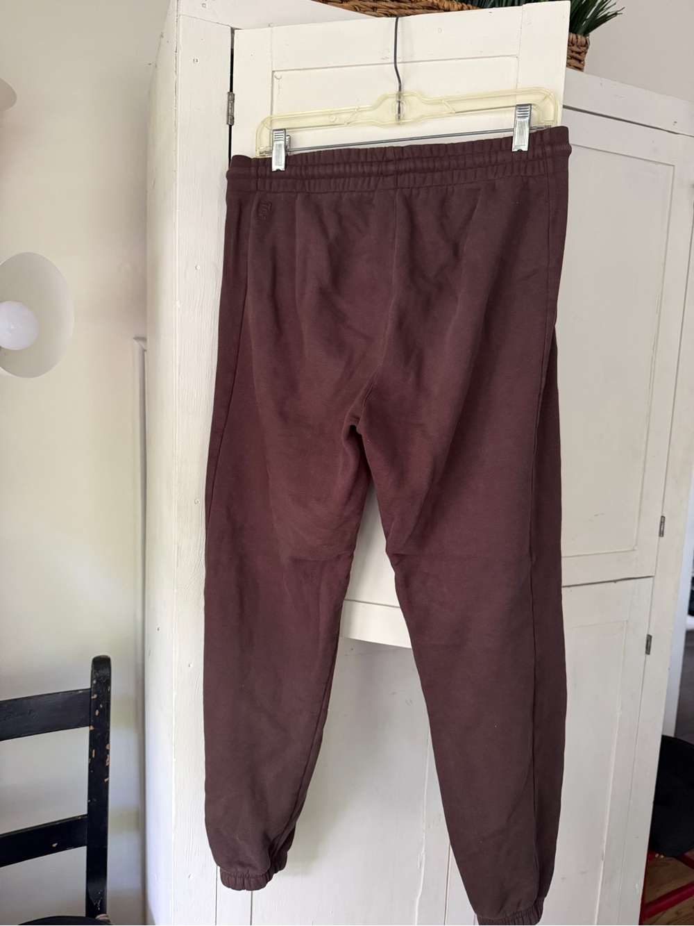 Aritzia TNA Cozy Fleece Boyfriend Joggers - Picture 4 of 4